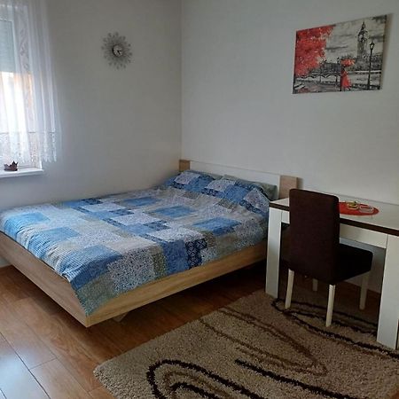 Stan Na Dan Apartamento Loznica Exterior foto