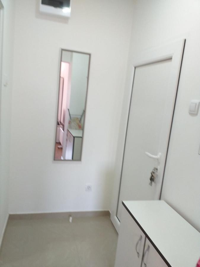 Stan Na Dan Apartamento Loznica Exterior foto