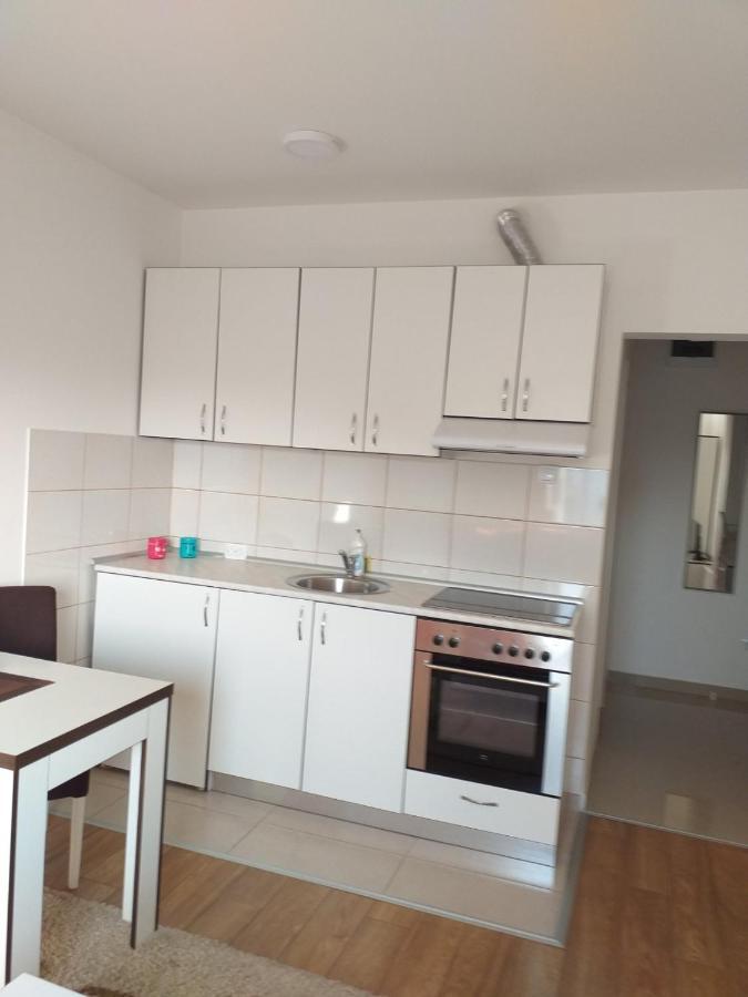 Stan Na Dan Apartamento Loznica Exterior foto